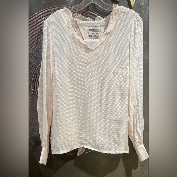 Baum Und Pferdgarten Tops - Scandinavian BAUM UND PFERDGARTEN Cream Textured Blouse |size 38